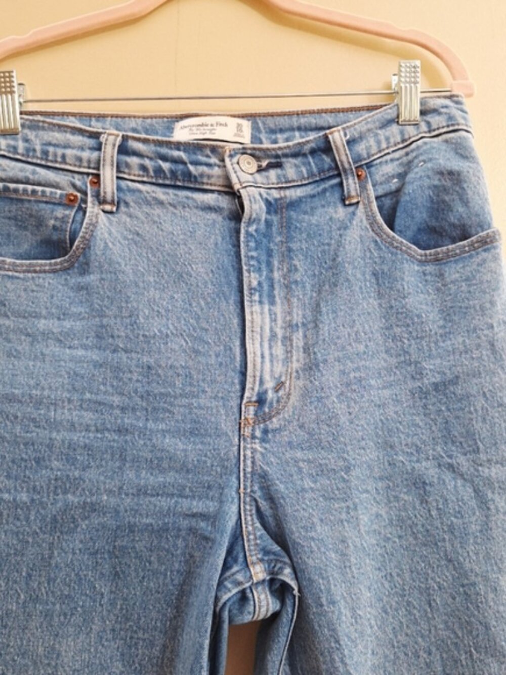 Abercrombie & Fitch The 90’s Straight Ultra High Rise Mom Jeans 30/10 - Picture 4 of 10